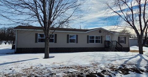 Homes For Sale - 617 6 1/2  Avenue<br/> Sargent County, Milnor, ND 58060