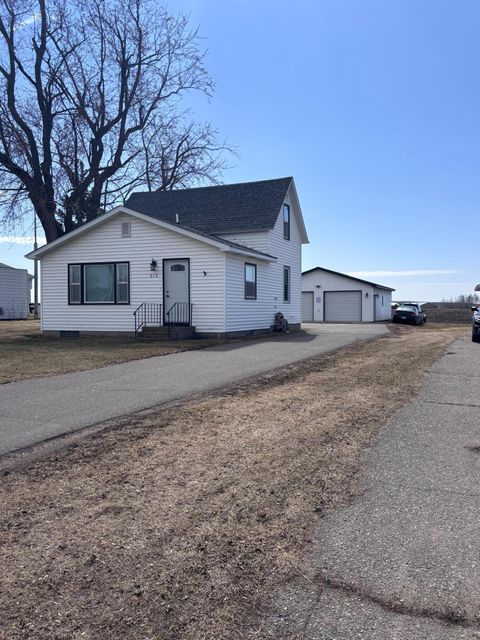 Homes For Sale - 610 Hipple Avenue<br/> Henning, MN 56551