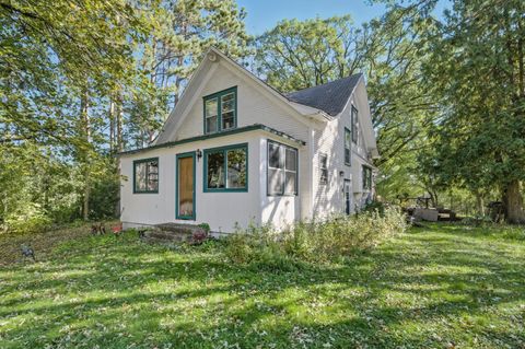 Homes For Sale - 25415 Grail Court<br/> Wyoming, MN 55092