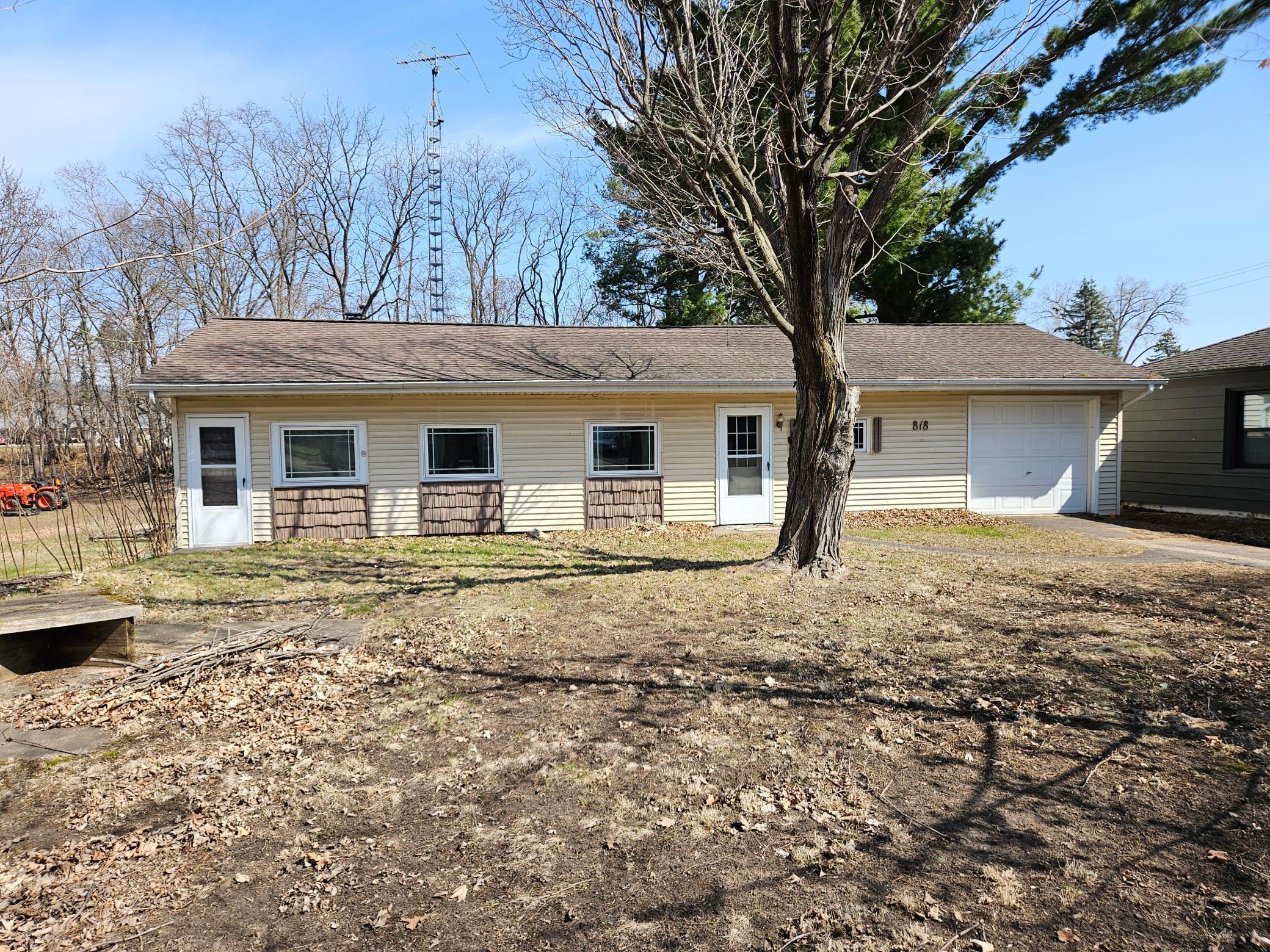 818 2nd Street, Pepin, Wisconsin image 1