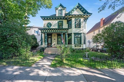 Homes For Sale - 1616 E 1st Street<br/> Duluth, MN 55812