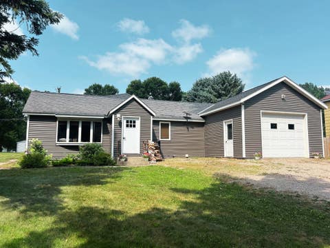 Homes For Sale - 670 W 1st Street<br/> Cottonwood, MN 56229