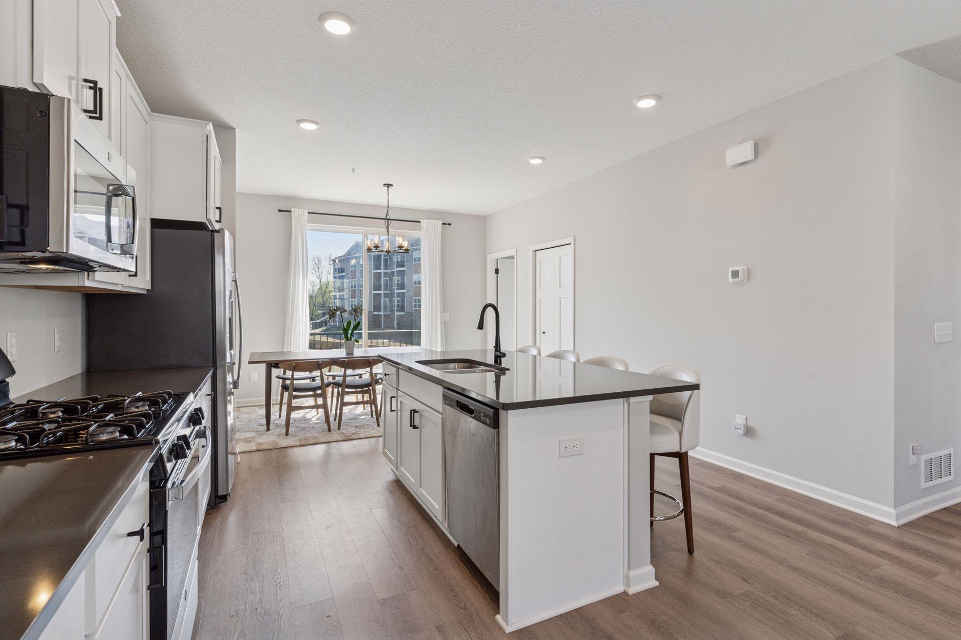 8678 London Circle #B, Minneapolis, Minnesota image 7