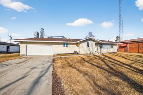 Homes For Sale - 213 1st Street<br/> Hunter, ND 58048