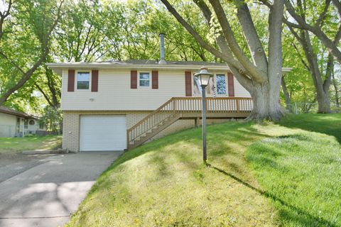Homes For Sale - 6494 Berkshire Lane<br/> Maple Grove, MN 55311