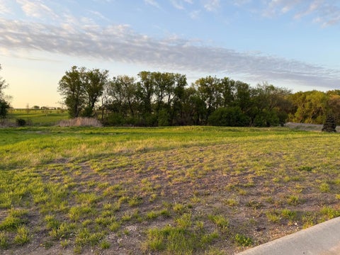 Vacant Land For Sale - 7984 207th Street<br/> Prior Lake, MN 55372