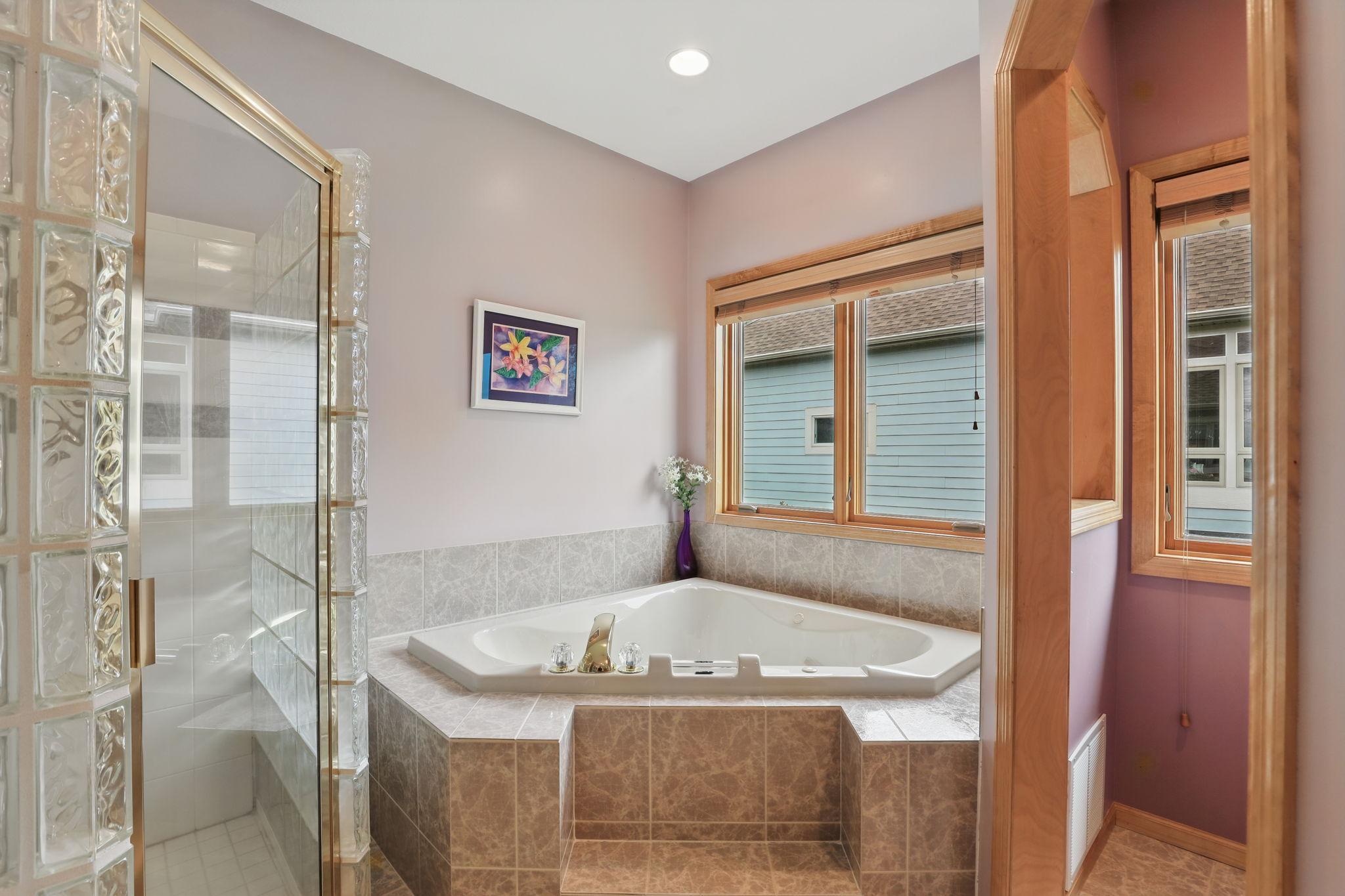 8811 Ridge Ponds Drive, Victoria, Minnesota image 16
