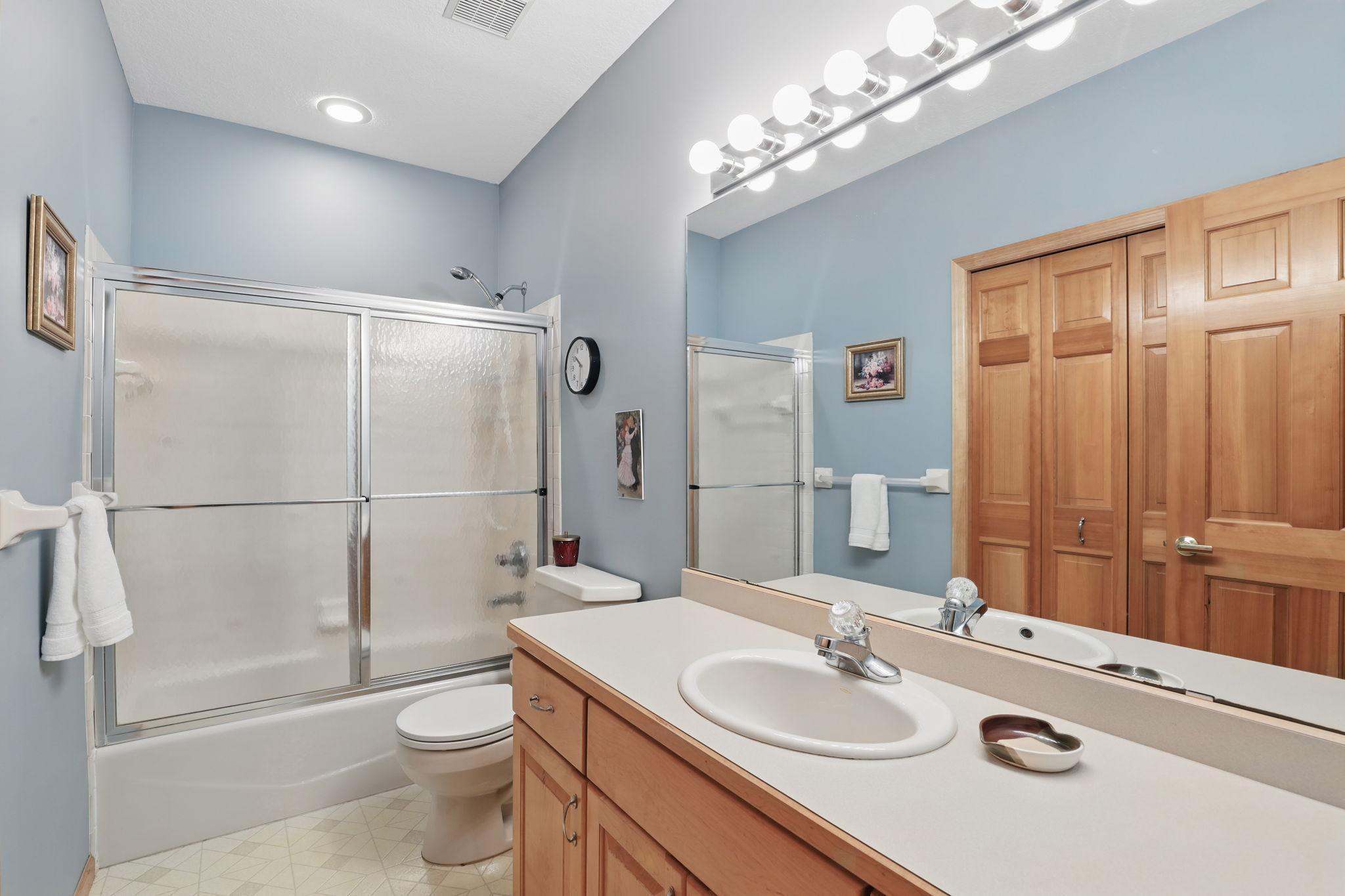 8811 Ridge Ponds Drive, Victoria, Minnesota image 30
