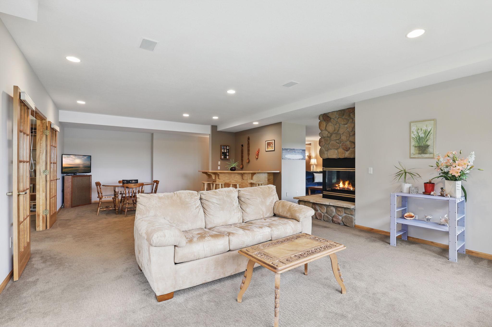 8811 Ridge Ponds Drive, Victoria, Minnesota image 23