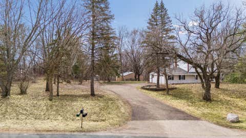 Homes For Sale - 6325 Wood Hill Lane<br/> Maple Plain, MN 55359