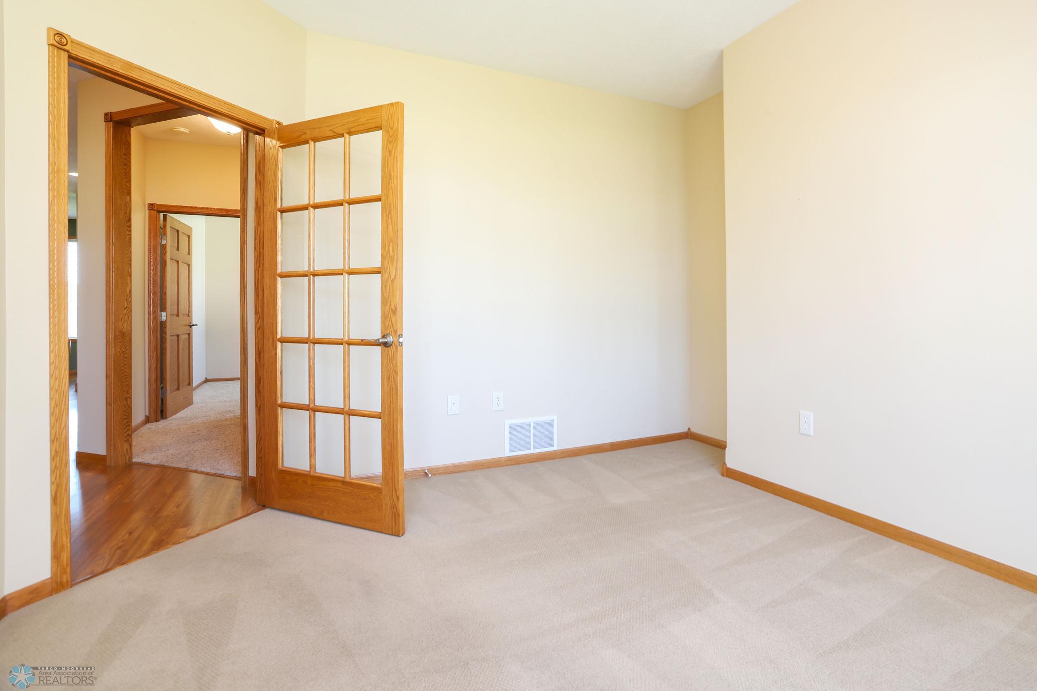 Fargo, North Dakota 58104, United States, 3 Bedrooms Bedrooms, ,2 BathroomsBathrooms,Residential,Active,198857