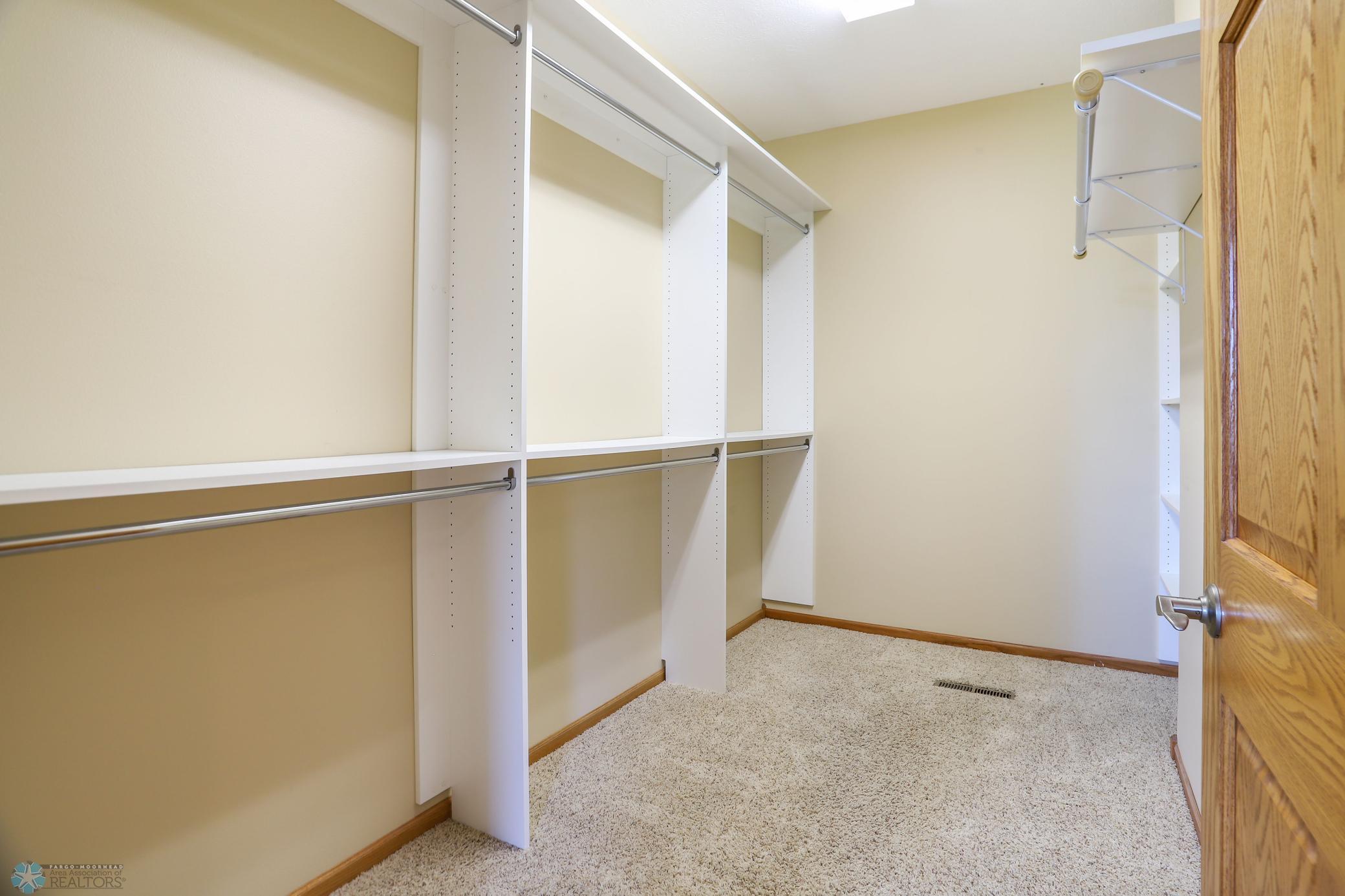 Fargo, North Dakota 58104, United States, 3 Bedrooms Bedrooms, ,2 BathroomsBathrooms,Residential,Active,198857