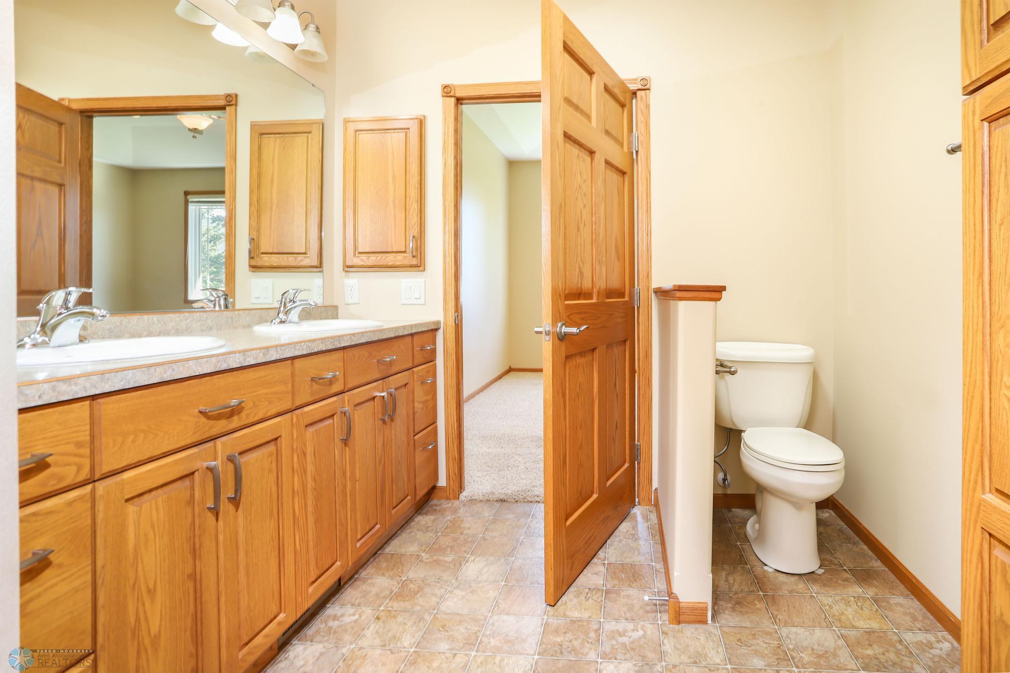 Fargo, North Dakota 58104, United States, 3 Bedrooms Bedrooms, ,2 BathroomsBathrooms,Residential,Active,198857