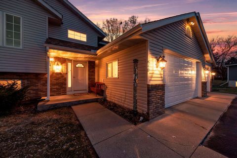 Homes For Sale - 670 6th Street<br/> Cokato, MN 55321