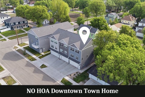 Townhouse For Sale - 911 7th Street<br/> Fargo, ND 58102