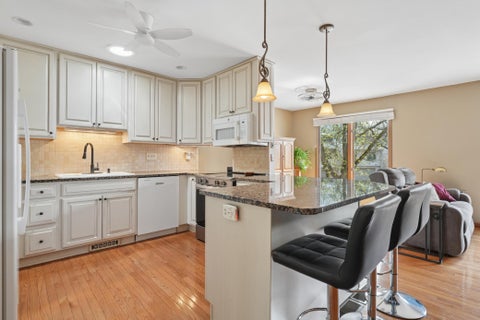 Townhouse For Sale - 8401 137th Court<br/> Dakota County, Saint Paul, MN 55124