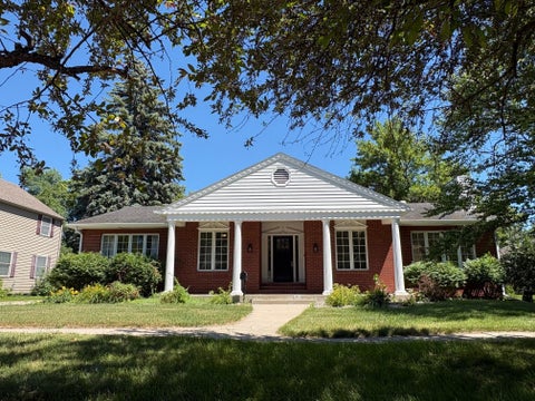 Homes For Sale - 512 8th Street<br/> Richland County, Wahpeton, ND 58075