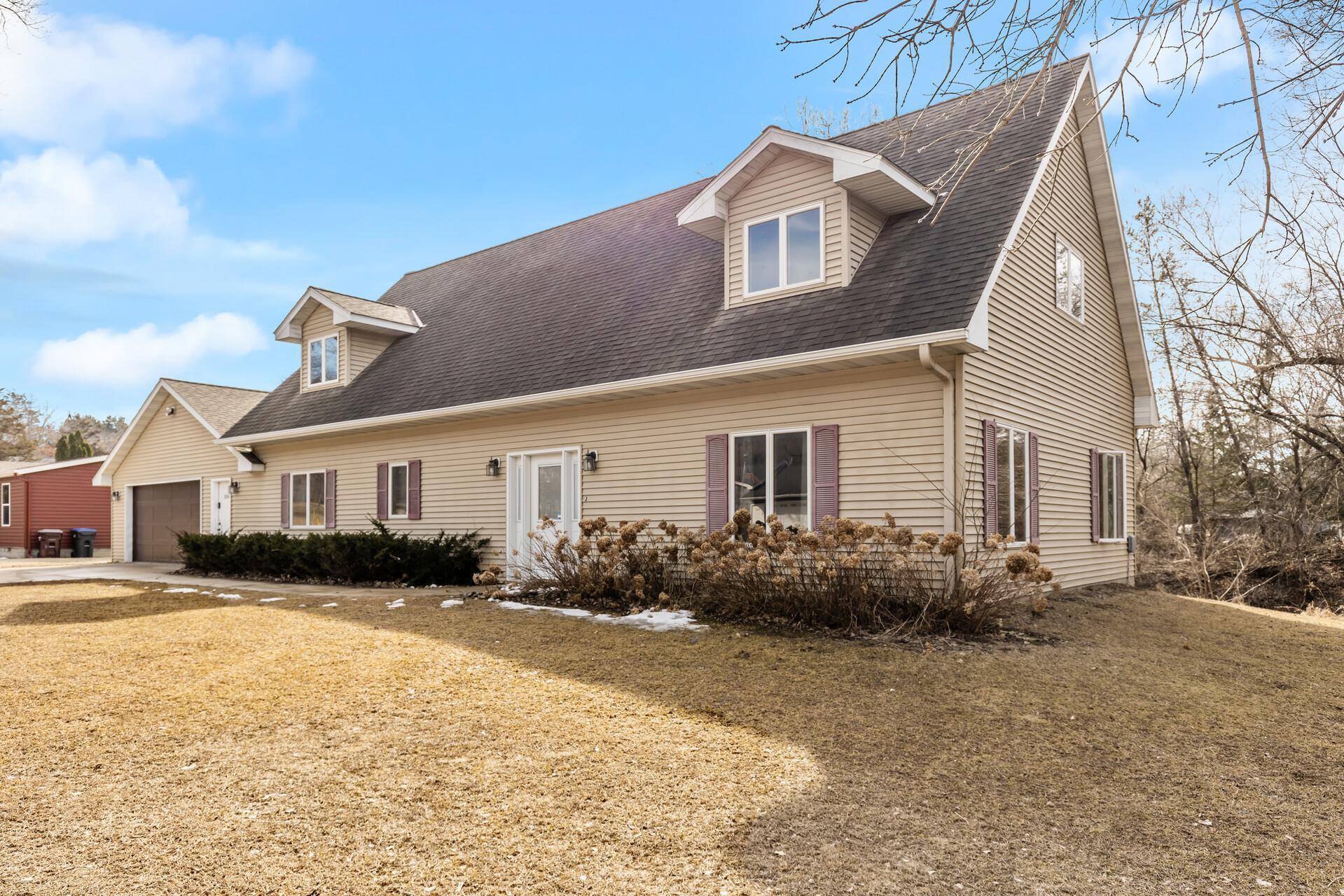 6566 Spruce Drive, Cannon Falls, Minnesota image 1
