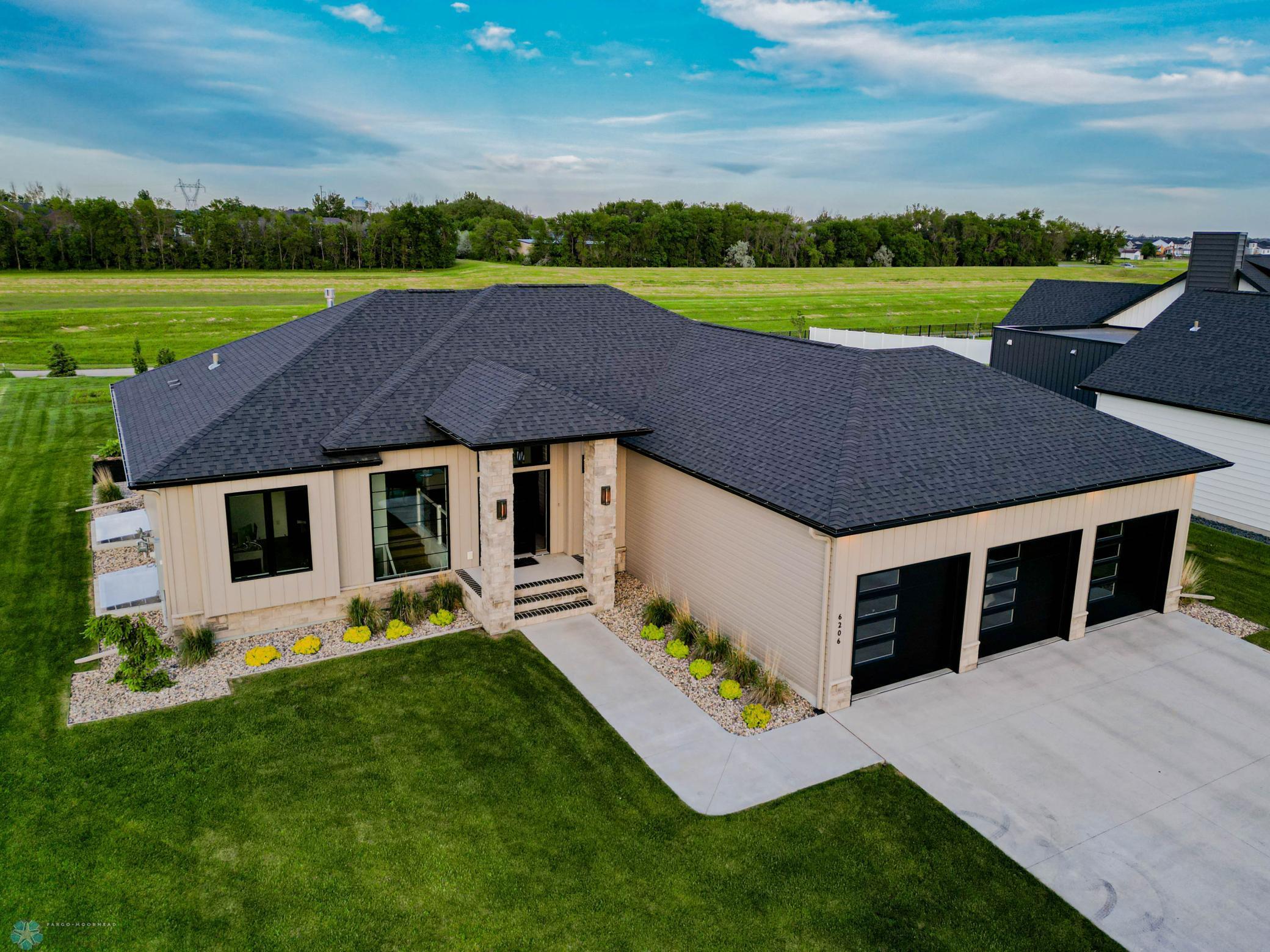 Fargo, North Dakota 58104, United States, 6 Bedrooms Bedrooms, ,4 BathroomsBathrooms,Residential,Pending,60130