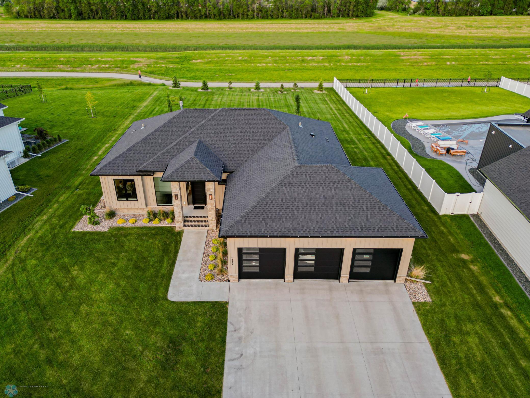 Fargo, North Dakota 58104, United States, 6 Bedrooms Bedrooms, ,4 BathroomsBathrooms,Residential,Pending,60130