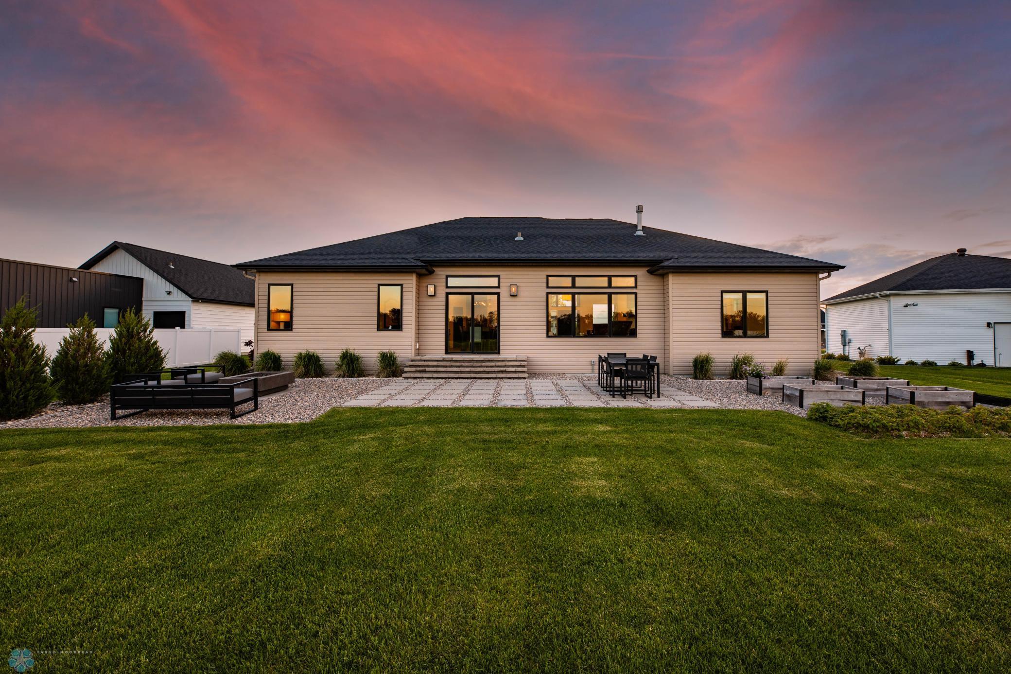 Fargo, North Dakota 58104, United States, 6 Bedrooms Bedrooms, ,4 BathroomsBathrooms,Residential,Pending,60130