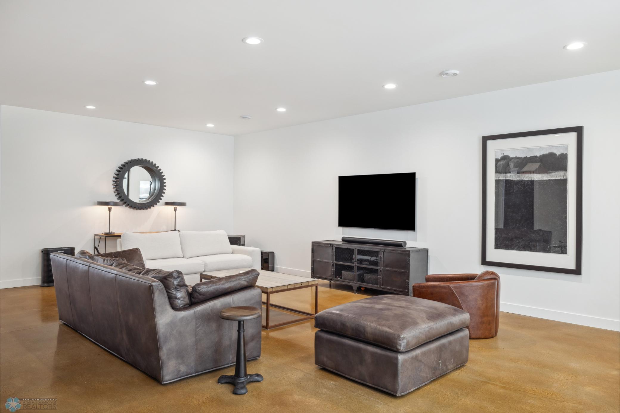 Fargo, North Dakota 58104, United States, 6 Bedrooms Bedrooms, ,4 BathroomsBathrooms,Residential,Pending,60130