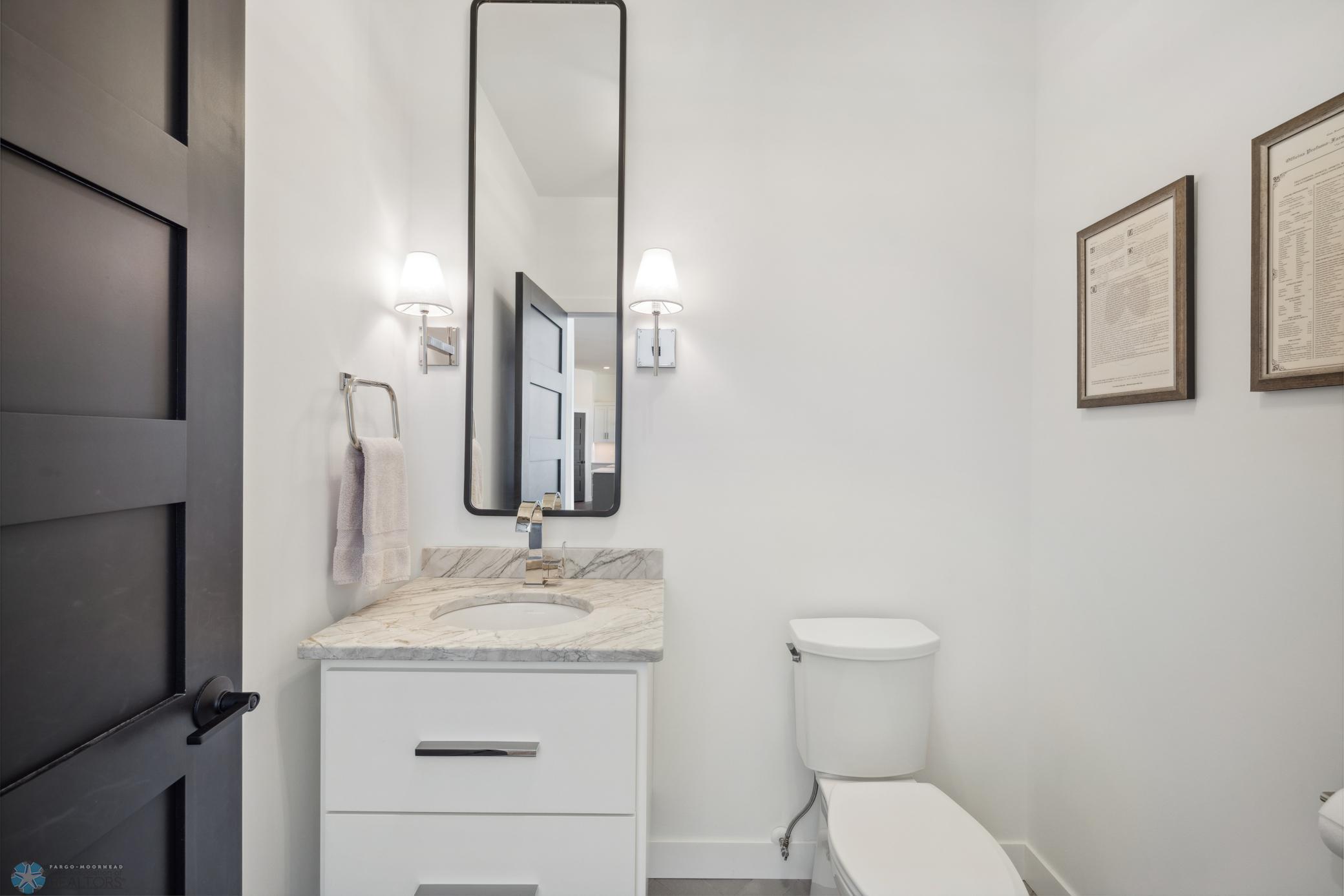 Fargo, North Dakota 58104, United States, 6 Bedrooms Bedrooms, ,4 BathroomsBathrooms,Residential,Pending,60130