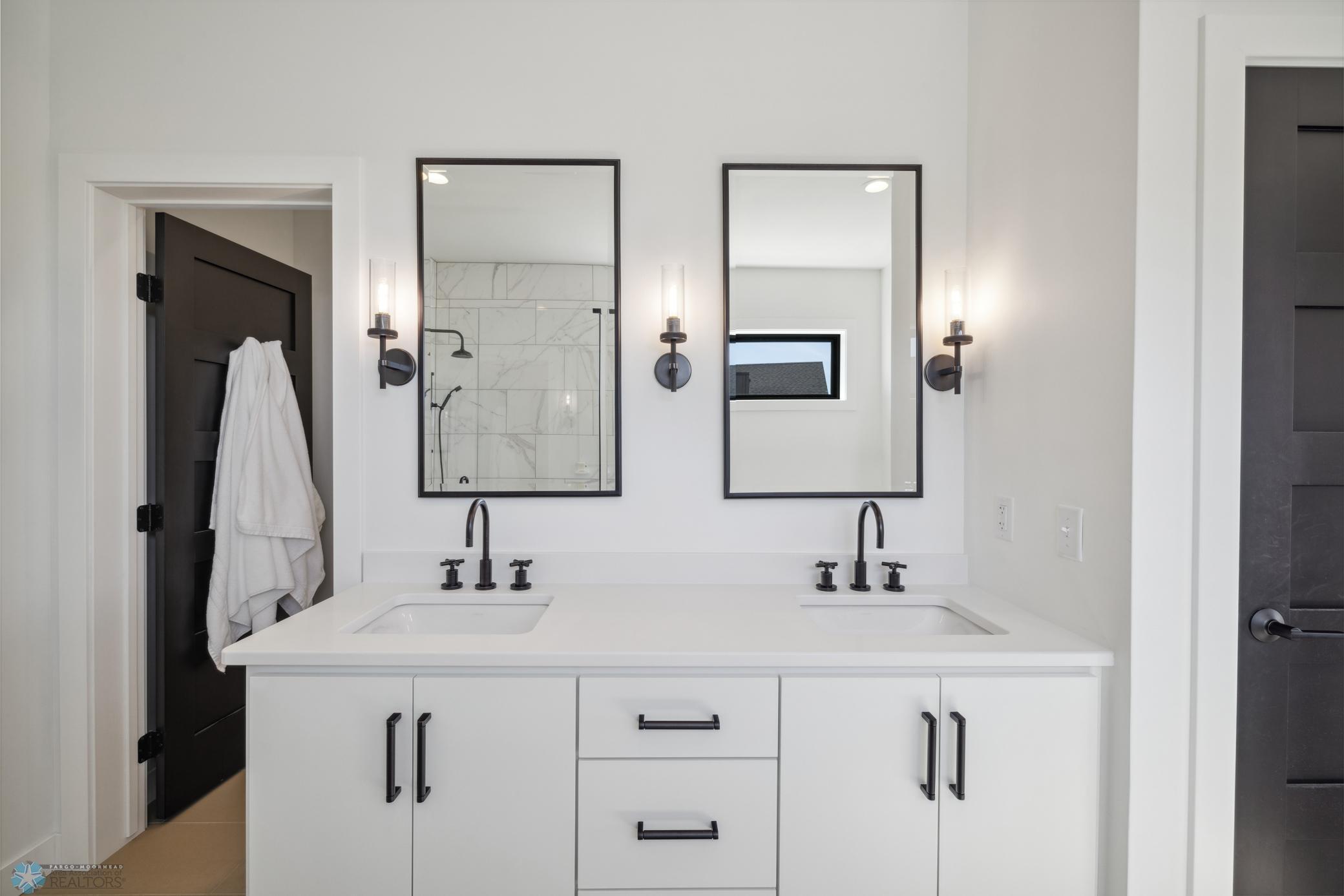 Fargo, North Dakota 58104, United States, 6 Bedrooms Bedrooms, ,4 BathroomsBathrooms,Residential,Pending,60130