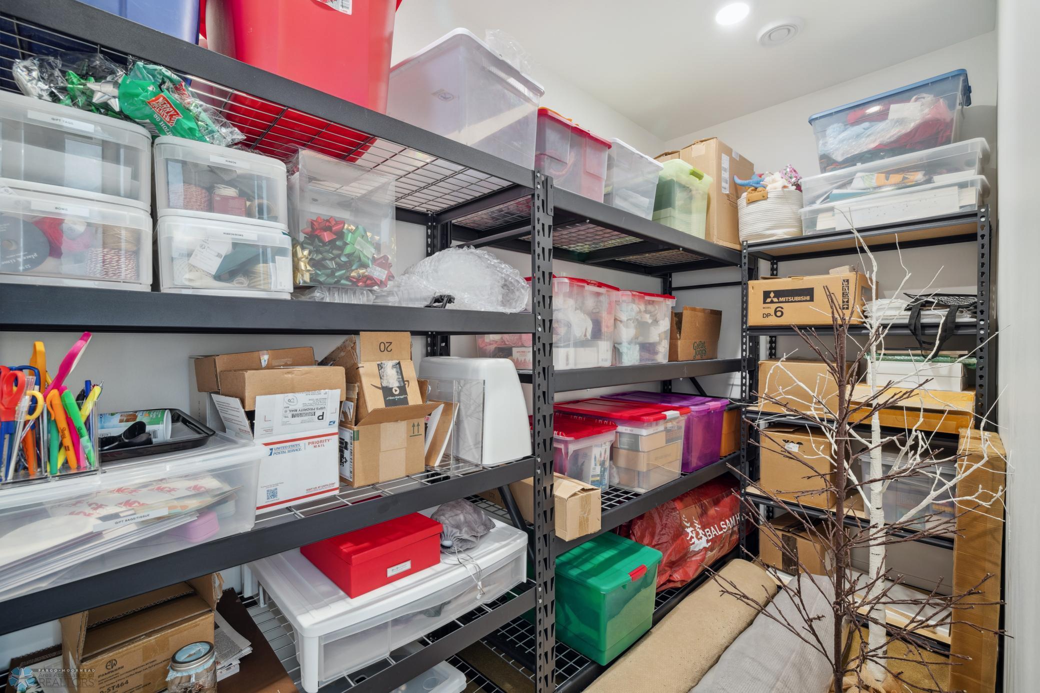 Fargo, North Dakota 58104, United States, 6 Bedrooms Bedrooms, ,4 BathroomsBathrooms,Residential,Pending,60130