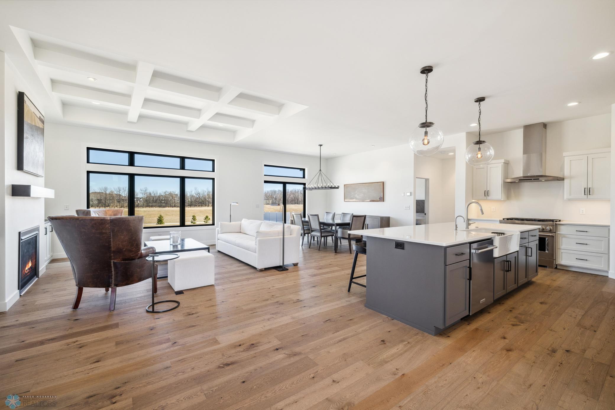 Fargo, North Dakota 58104, United States, 6 Bedrooms Bedrooms, ,4 BathroomsBathrooms,Residential,Pending,60130