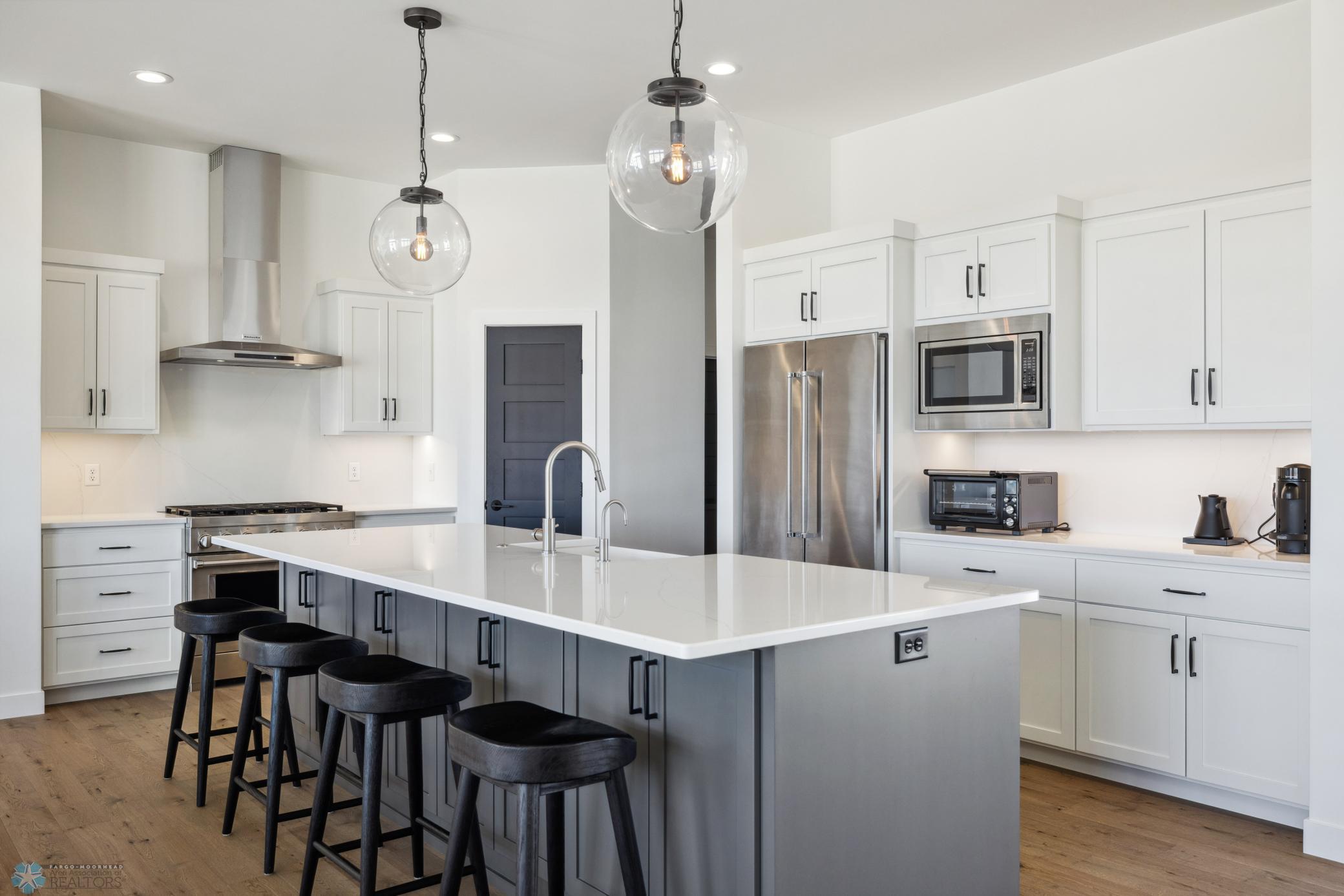 Fargo, North Dakota 58104, United States, 6 Bedrooms Bedrooms, ,4 BathroomsBathrooms,Residential,Pending,60130