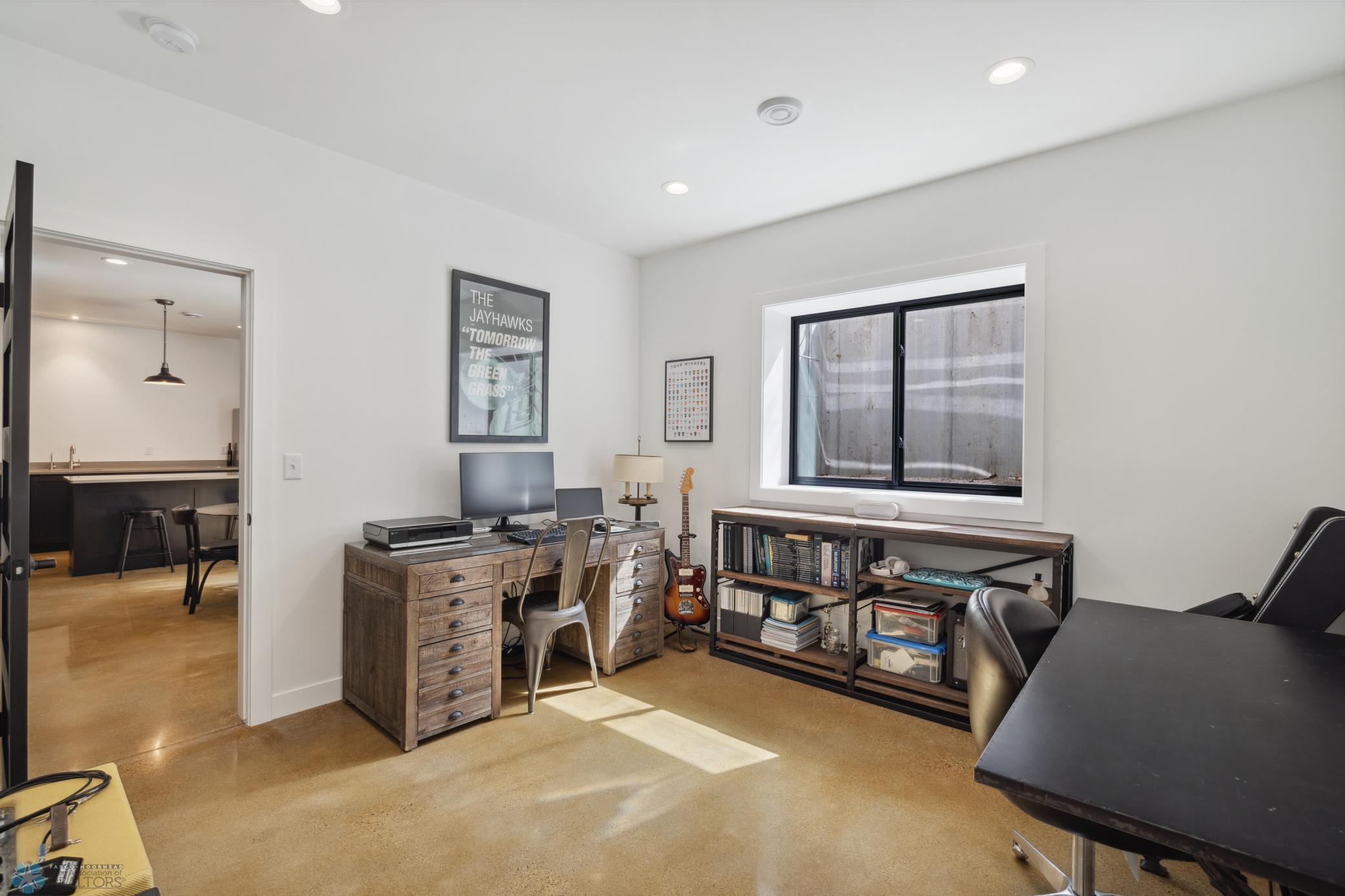 Fargo, North Dakota 58104, United States, 6 Bedrooms Bedrooms, ,4 BathroomsBathrooms,Residential,Pending,60130