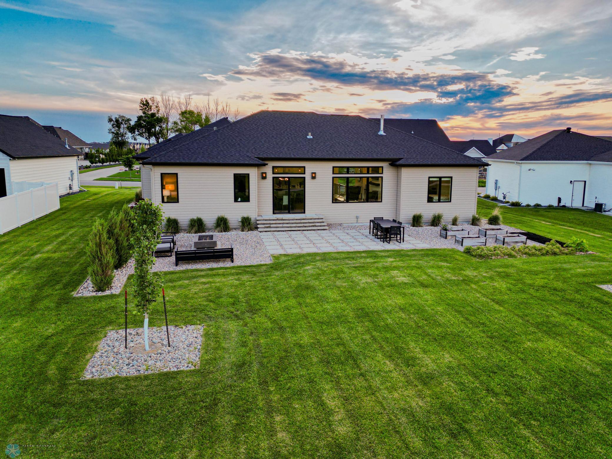 Fargo, North Dakota 58104, United States, 6 Bedrooms Bedrooms, ,4 BathroomsBathrooms,Residential,Pending,60130