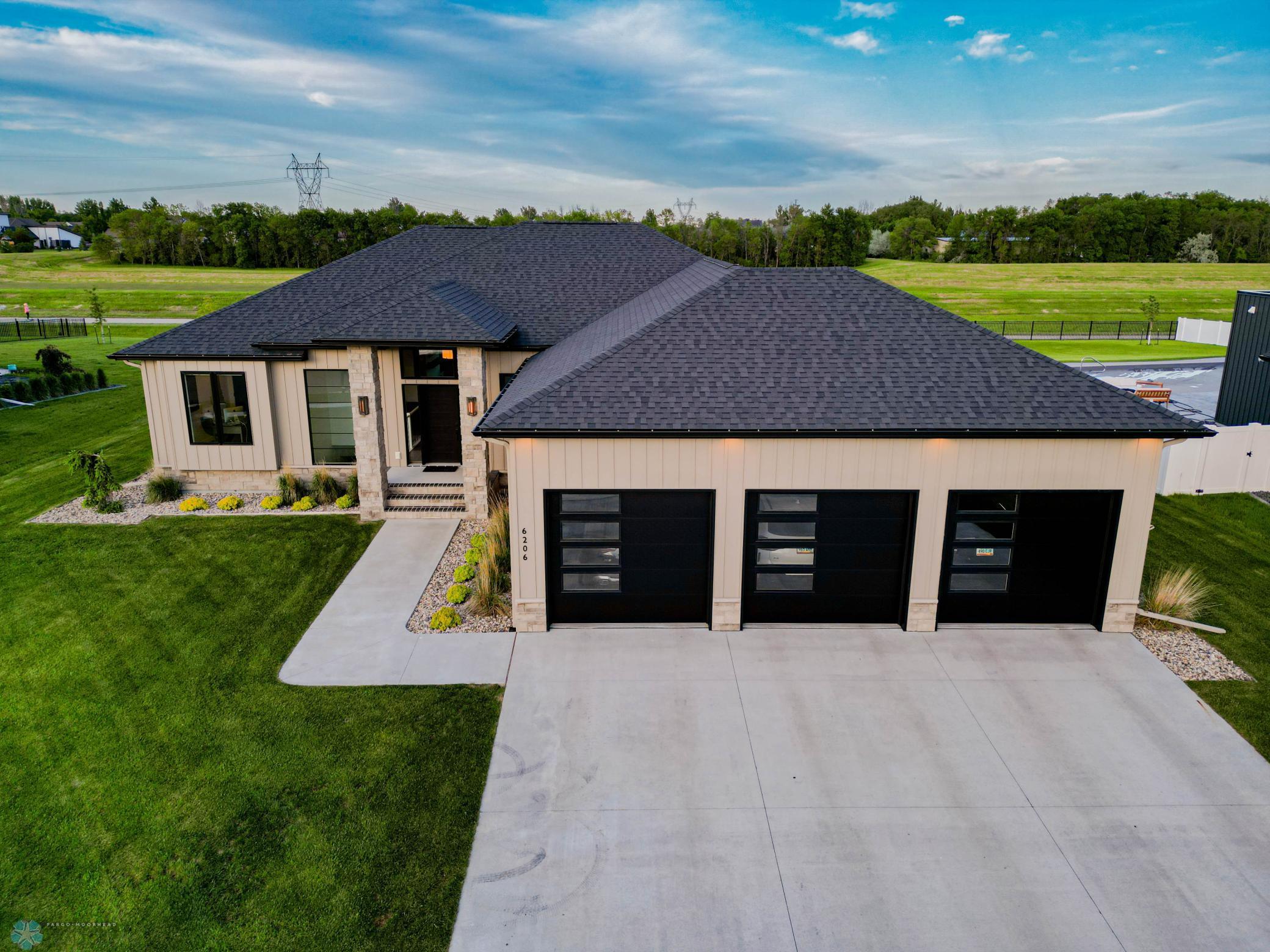 Fargo, North Dakota 58104, United States, 6 Bedrooms Bedrooms, ,4 BathroomsBathrooms,Residential,Pending,60130