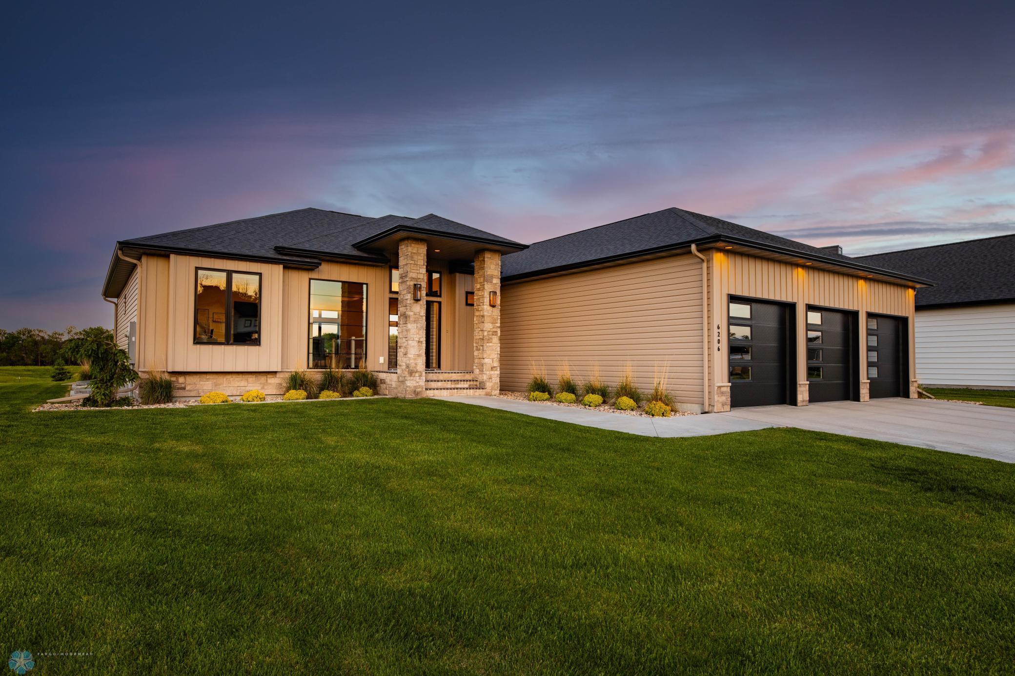 Fargo, North Dakota 58104, United States, 6 Bedrooms Bedrooms, ,4 BathroomsBathrooms,Residential,Pending,60130