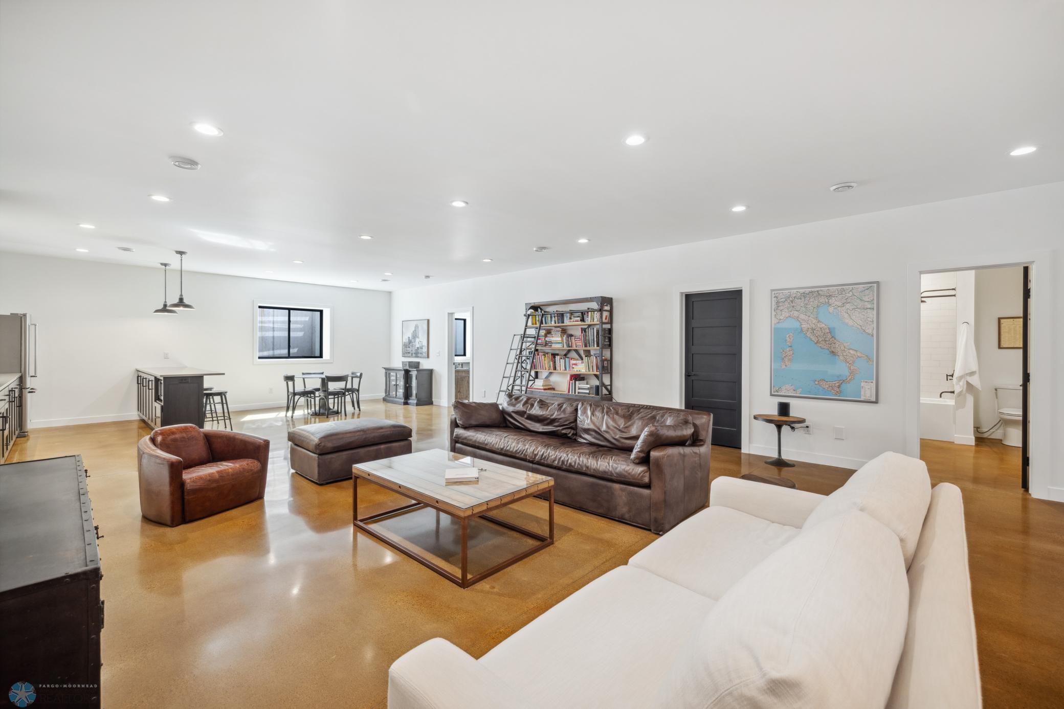 Fargo, North Dakota 58104, United States, 6 Bedrooms Bedrooms, ,4 BathroomsBathrooms,Residential,Pending,60130