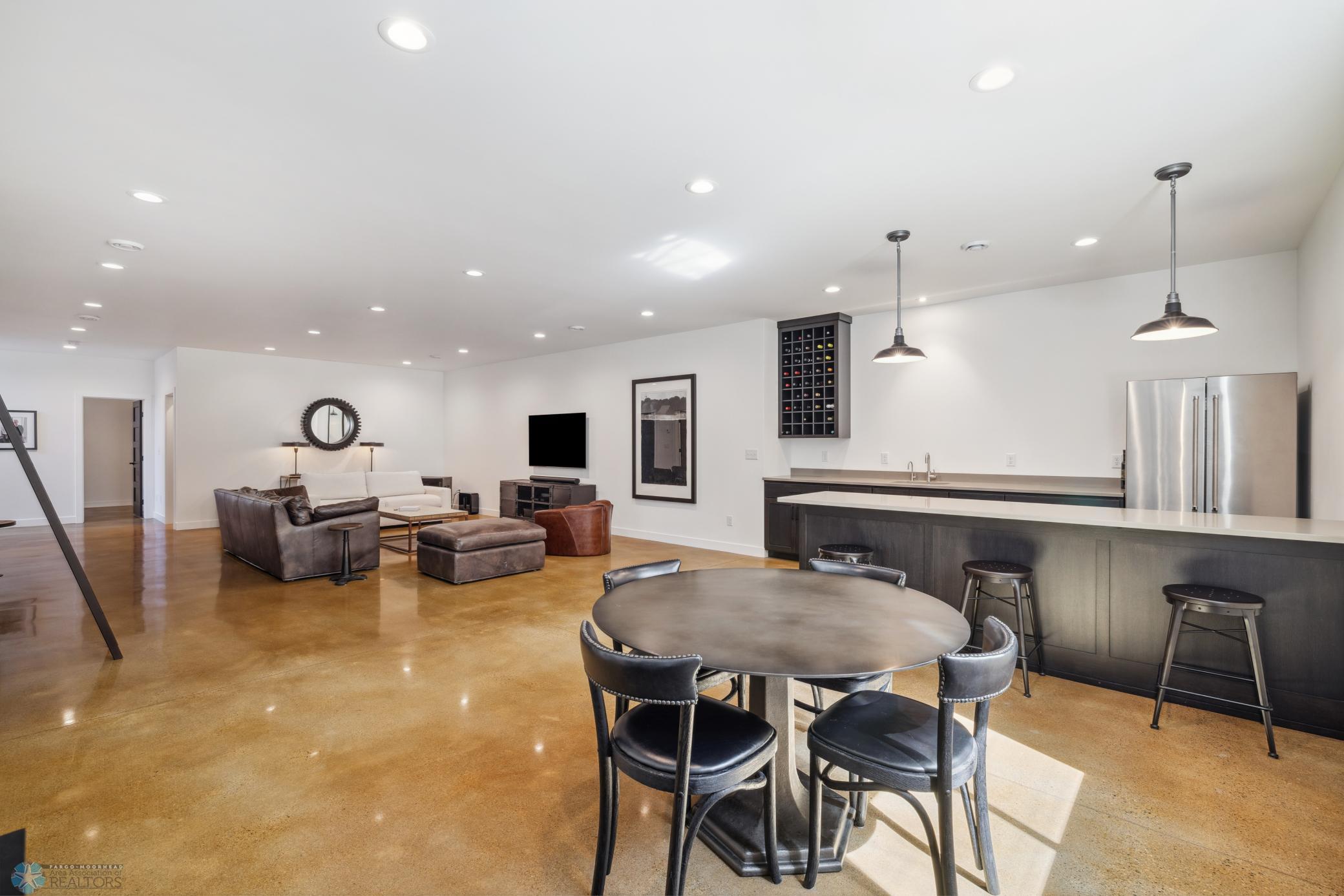 Fargo, North Dakota 58104, United States, 6 Bedrooms Bedrooms, ,4 BathroomsBathrooms,Residential,Pending,60130