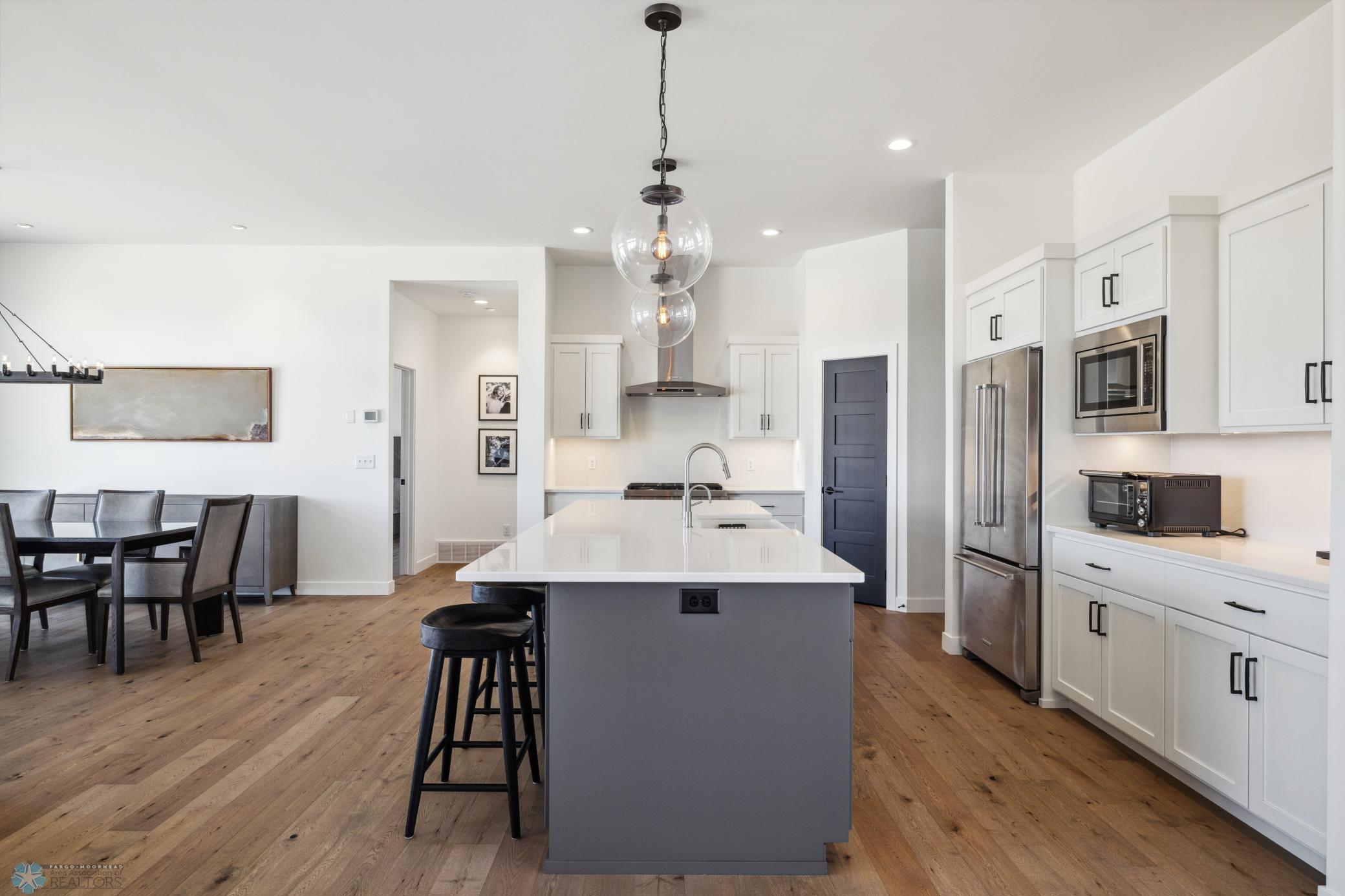 Fargo, North Dakota 58104, United States, 6 Bedrooms Bedrooms, ,4 BathroomsBathrooms,Residential,Pending,60130