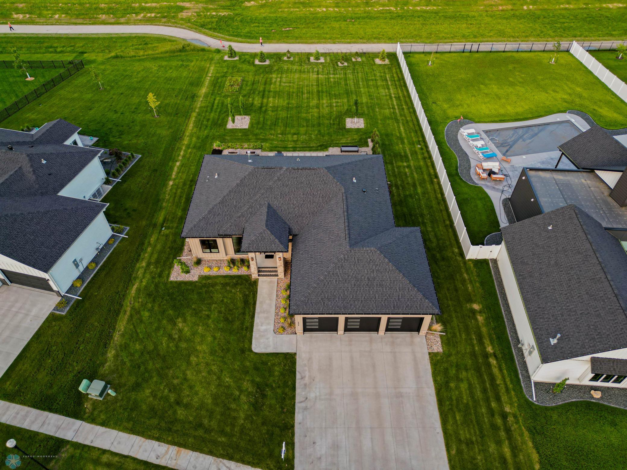 Fargo, North Dakota 58104, United States, 6 Bedrooms Bedrooms, ,4 BathroomsBathrooms,Residential,Pending,60130