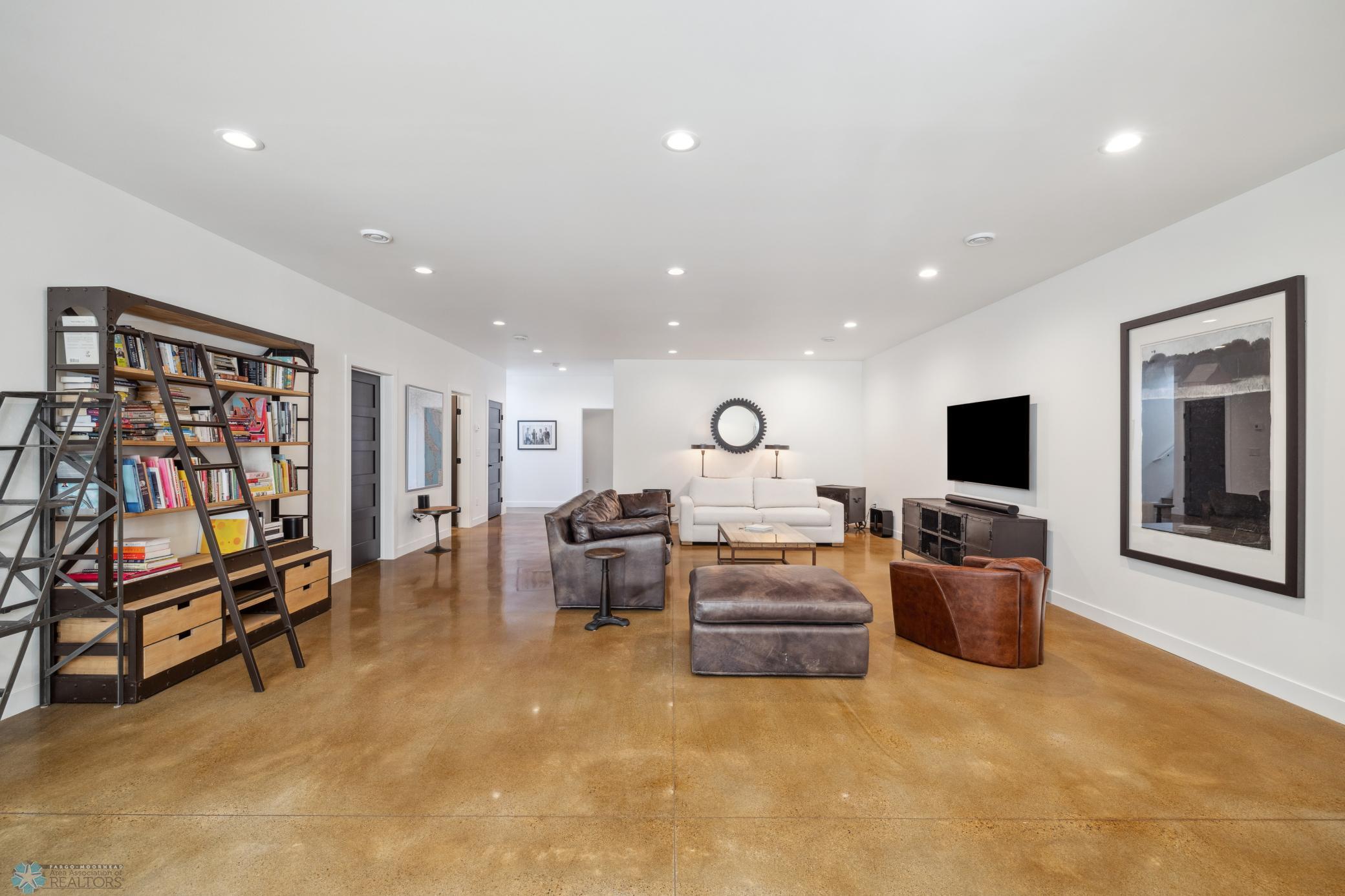 Fargo, North Dakota 58104, United States, 6 Bedrooms Bedrooms, ,4 BathroomsBathrooms,Residential,Pending,60130