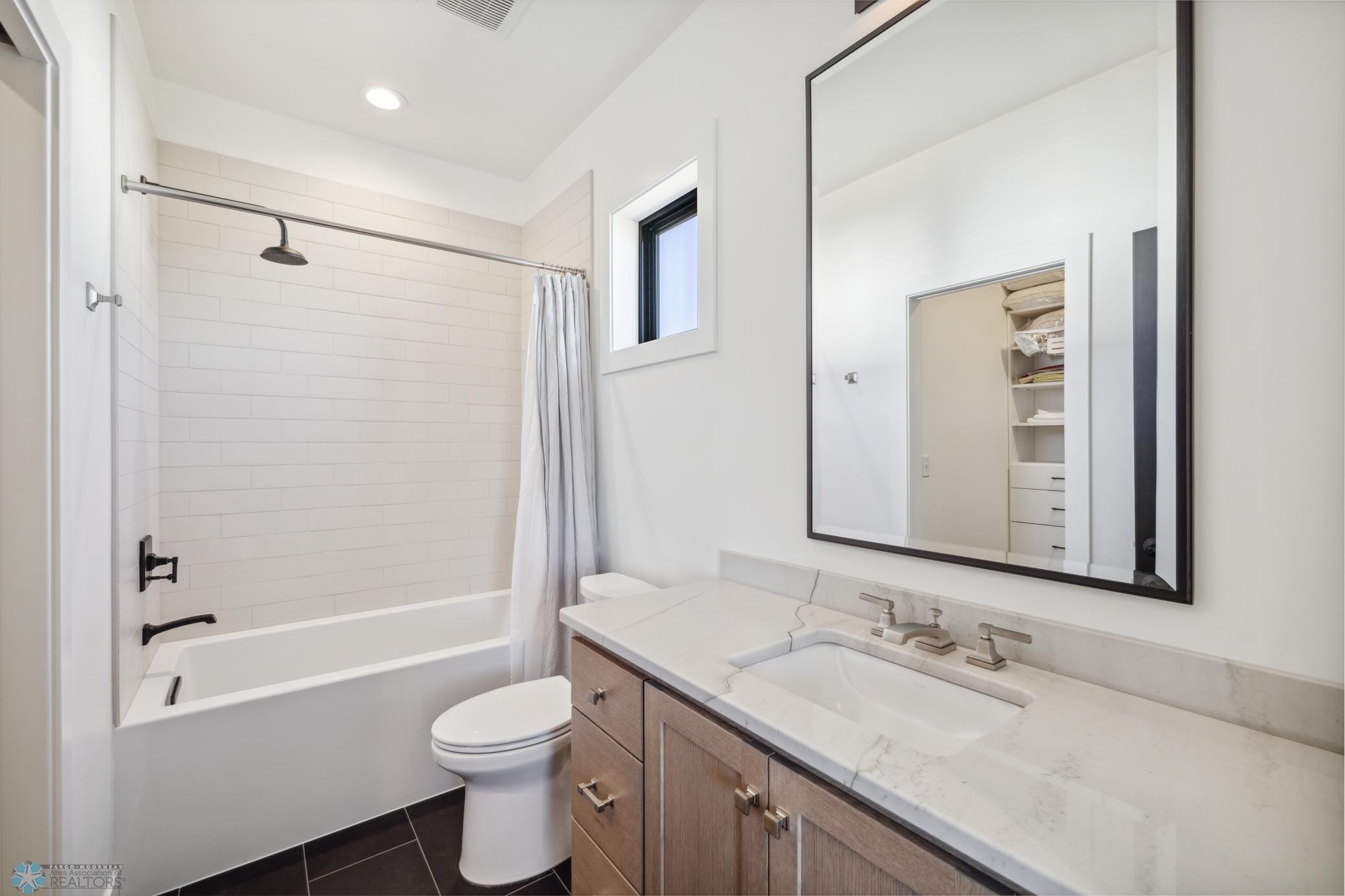 Fargo, North Dakota 58104, United States, 6 Bedrooms Bedrooms, ,4 BathroomsBathrooms,Residential,Pending,60130