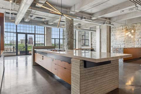 Condo For Sale - 700 S 2nd Street<br/> Hennepin County, Minneapolis, MN 55401