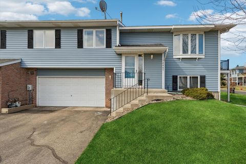 Homes For Sale - 14805 Lower Endicott Way<br/> Saint Paul, MN 55124