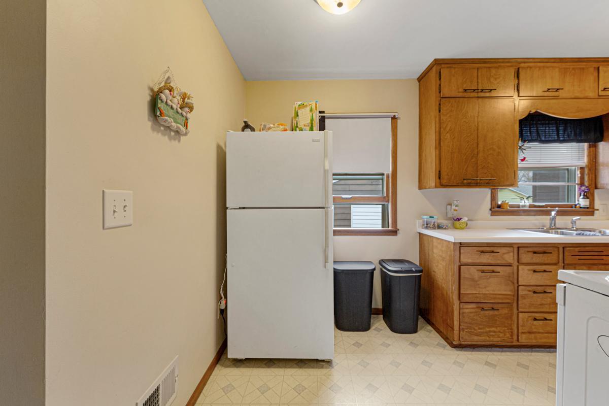 1044 Center Street, North Mankato, Minnesota image 9