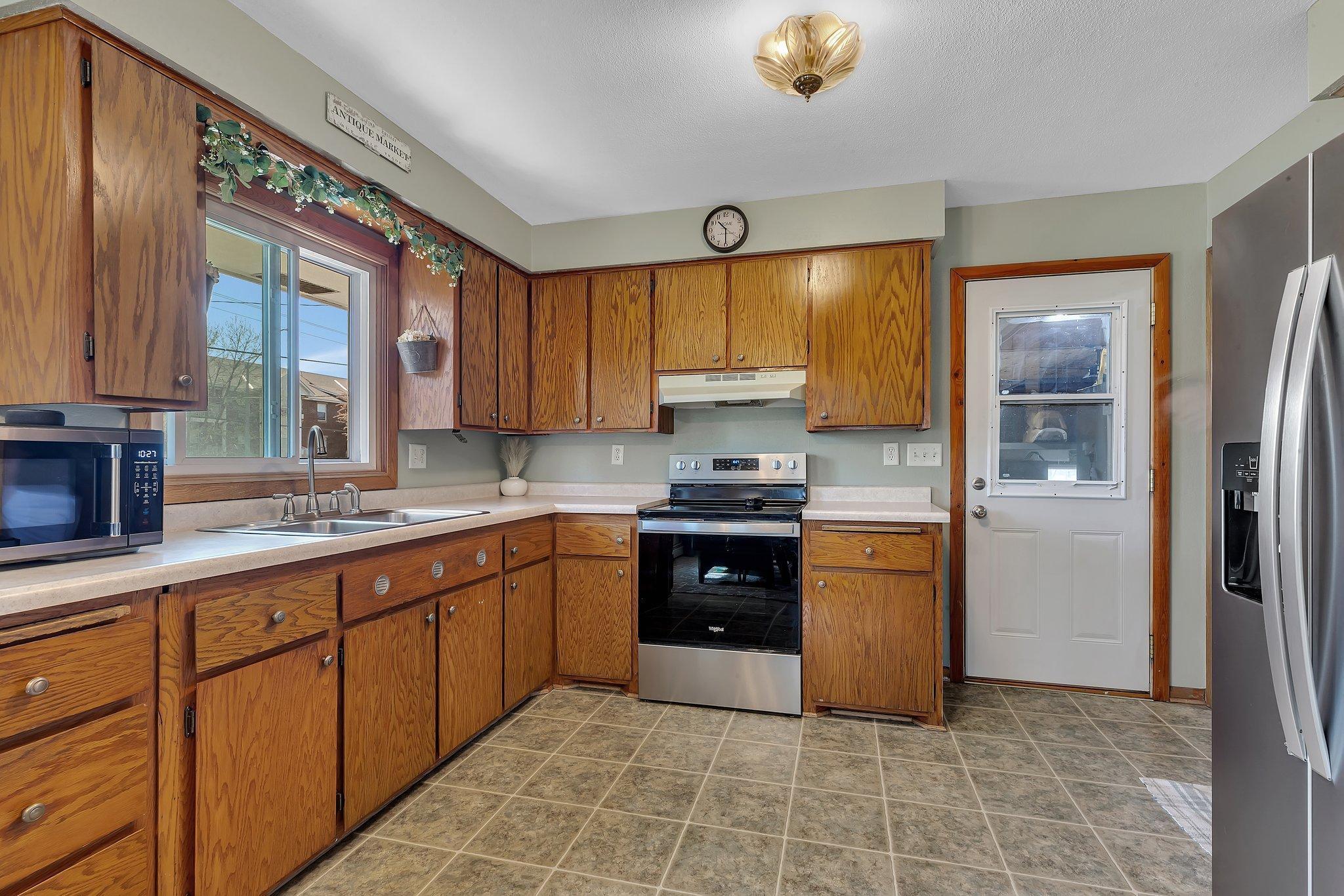 1517 Oak Grove Road, Saint Cloud, Minnesota image 8