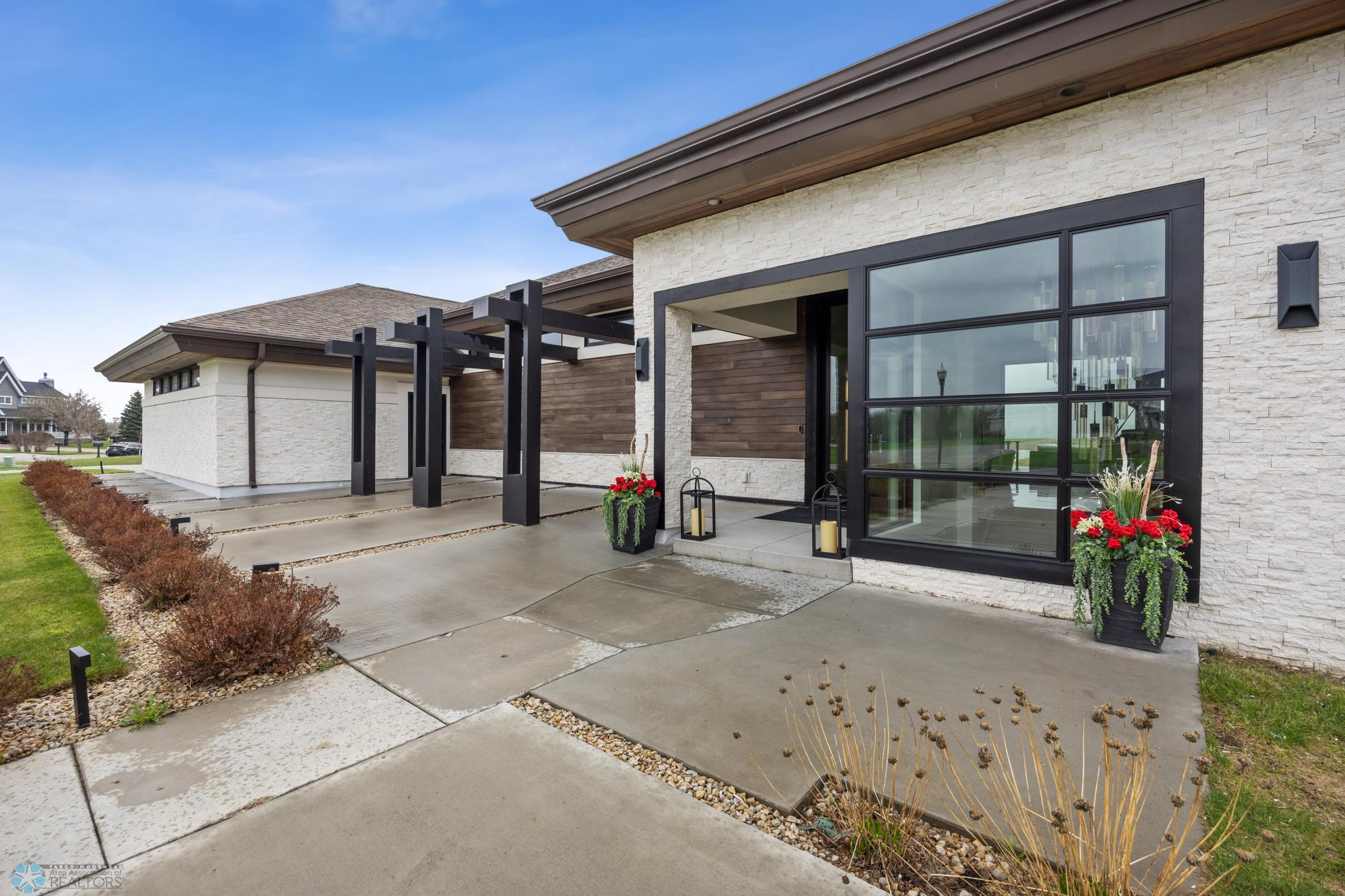 505 Tessa Drive, Moorhead, Minnesota image 8