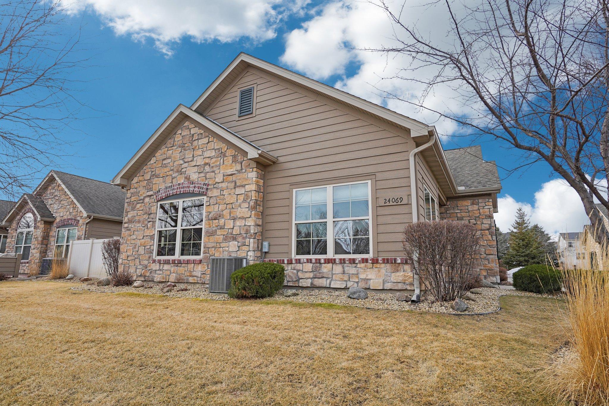 24069 Rivers Edge Road, Rogers, Minnesota image 3
