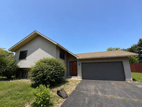Homes For Sale - 1417 Raleigh Drive<br/> Dakota County, Burnsville, MN 55337