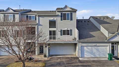Townhouse For Sale - 3762 Abercrombie Lane<br/> Stillwater, MN 55082