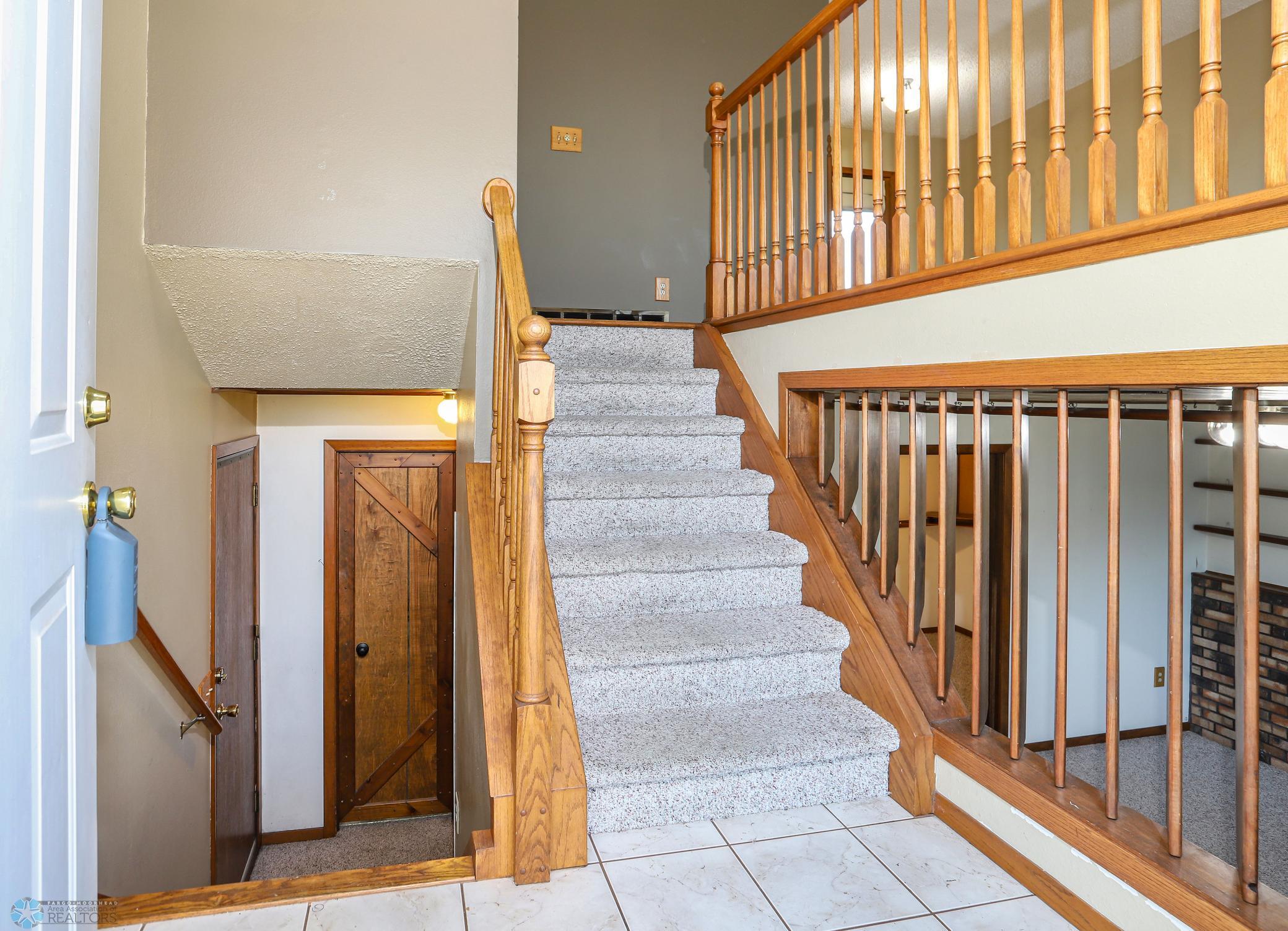 Moorhead, Minnesota 56560, United States, 3 Bedrooms Bedrooms, ,2 BathroomsBathrooms,Residential,Pending,33342